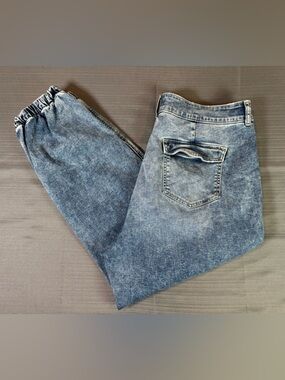 Torrid Denim Jogger Jeans Size 18R #FeelTheFit Light Wash Stretch Cuffed Ankle